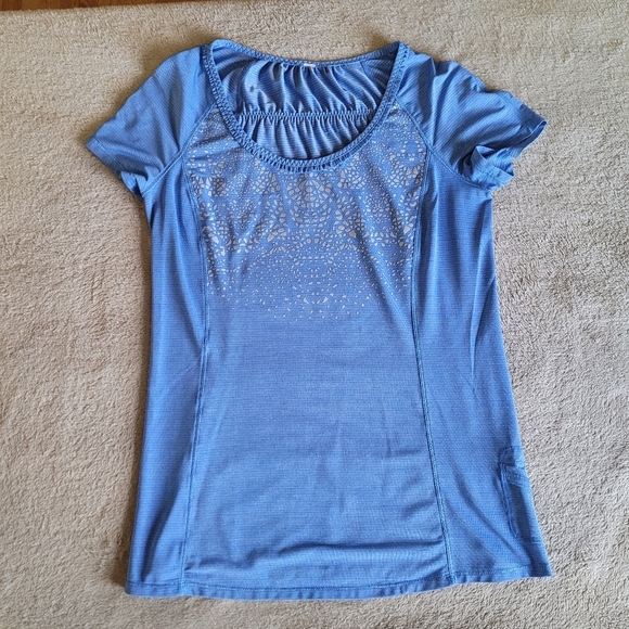 Lululemon t-shirt size 6 - Picture 3 of 9